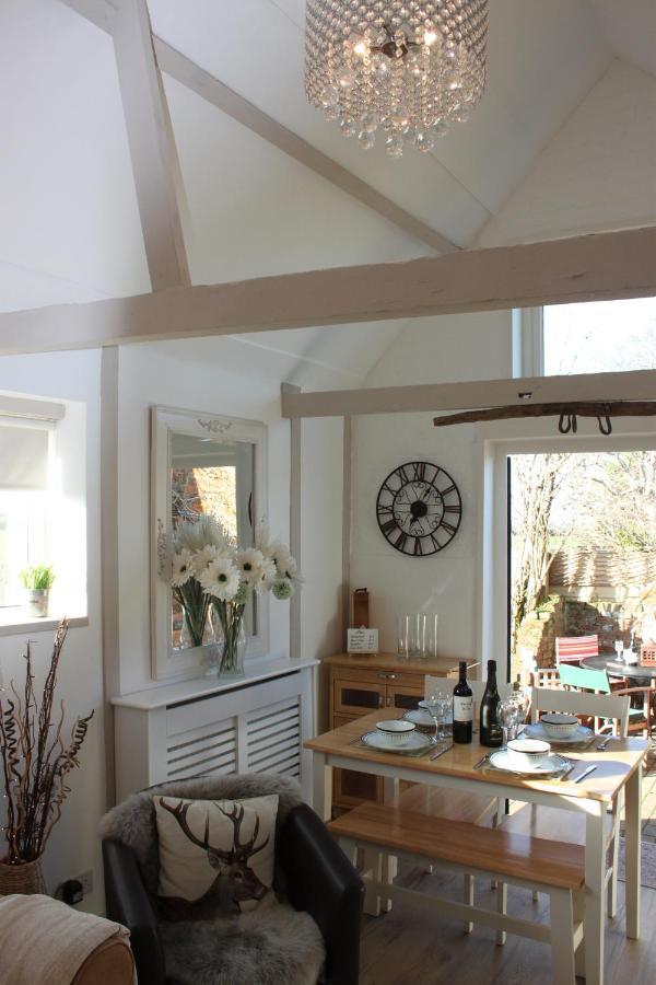 Beautiful Barn Conversion, 3 Bed, Hot Tub, Sauna, Gym, Enclosed Garden 라이드 외부 사진